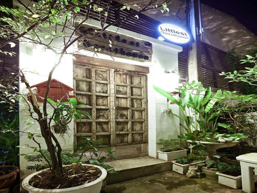 Littlest Guesthouse Bangkok Esterno foto